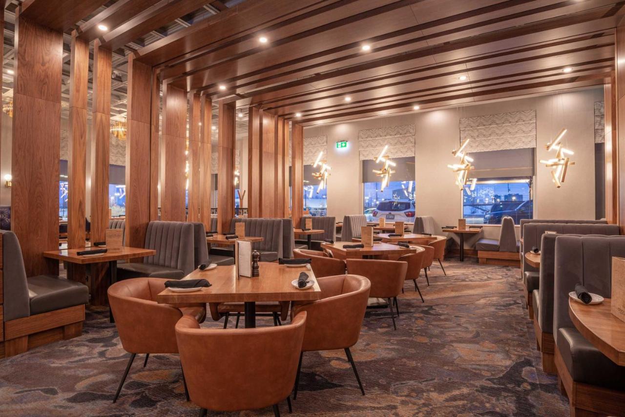 Sandman Signature Ottawa Airport Hotel Exterior photo
