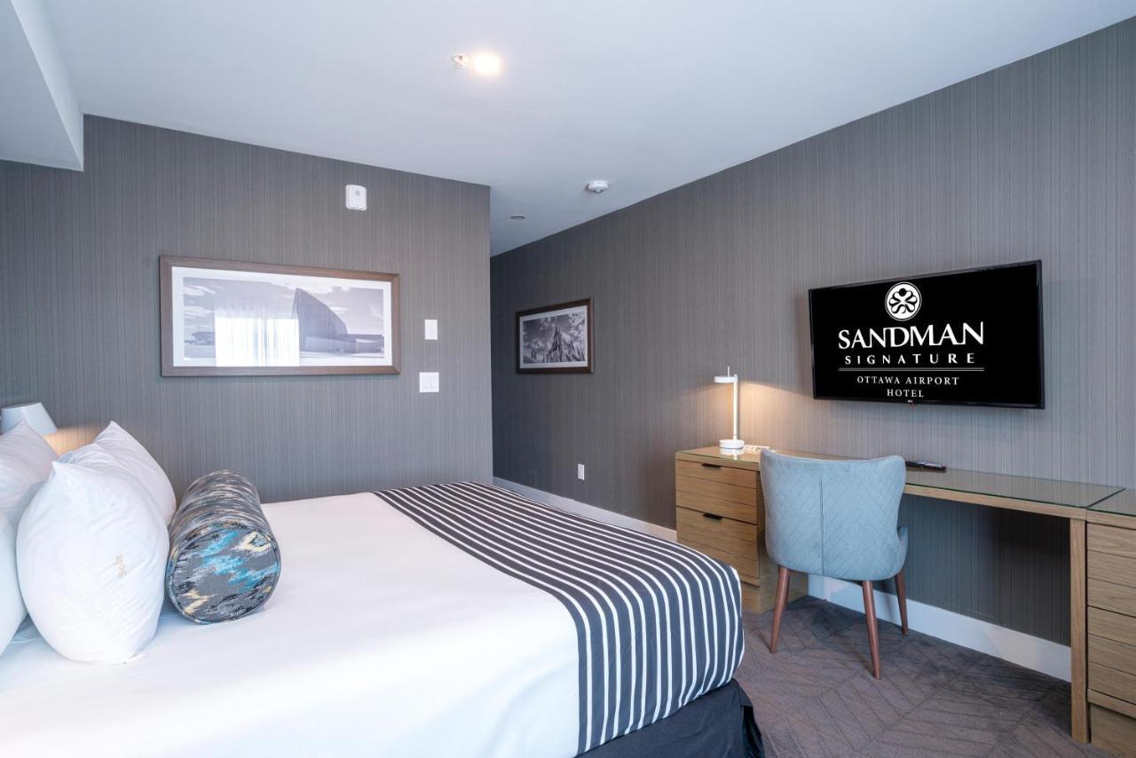 Sandman Signature Ottawa Airport Hotel Exterior photo
